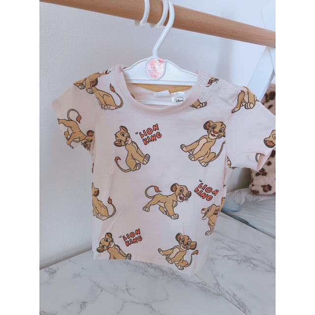 H&M(エイチアンドエム)のライオンキング babyTシャツ キッズ/ベビー/マタニティのベビー服(~85cm)(Ｔシャツ)の商品写真