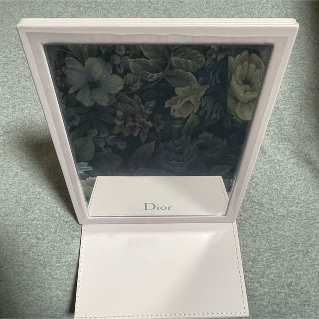 Christian Dior(クリスチャンディオール)のおひな様　専用❗️Dior クリスチャンディオール 鏡　ミラー　ノベルティ　 レディースのファッション小物(ミラー)の商品写真