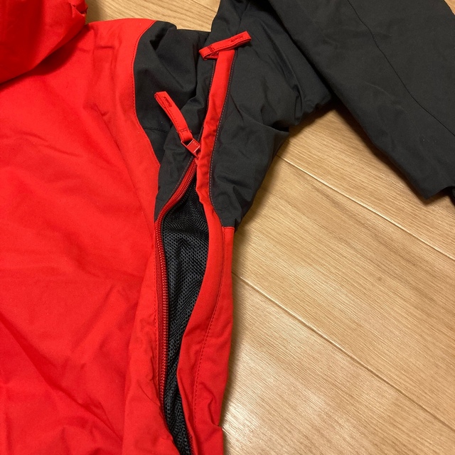 DESCENTE(デサント)のDESCENTE スノボー　スキーウェア スポーツ/アウトドアのスノーボード(ウエア/装備)の商品写真