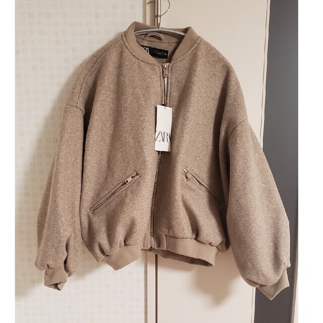 ZARA(ザラ)のタグ付き ZARA ジャケット ベージュ S レディースのジャケット/アウター(ブルゾン)の商品写真