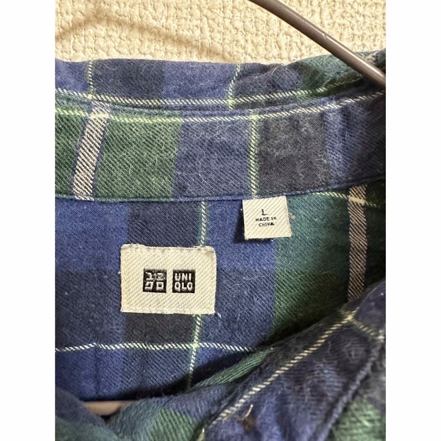 UNIQLO(ユニクロ)のUNIQLO 緑チェック長袖シャツ レディースのトップス(シャツ/ブラウス(長袖/七分))の商品写真