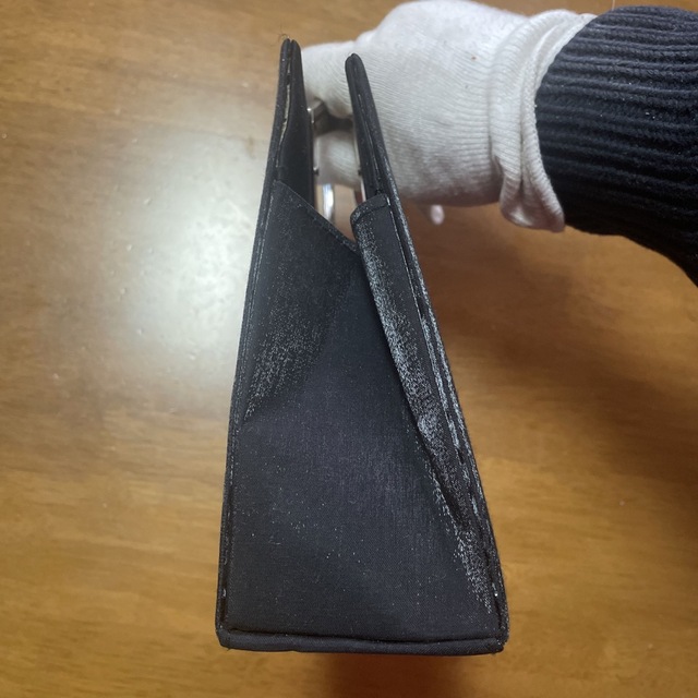 IWASA(イワサ)の岩佐 花モティーフ リボン刺しゅう ソフトフォーマルバッグ レディースのバッグ(ハンドバッグ)の商品写真