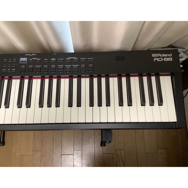 Roland(ローランド)のRD-88 ローランド 電子ピアノ88鍵 ソフトケース付 X型スタンド付 楽器の鍵盤楽器(キーボード/シンセサイザー)の商品写真