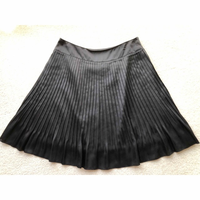 SCAPA(スキャパ)のVery掲載SCAPAサテンスカート未使用 レディースのスカート(ひざ丈スカート)の商品写真