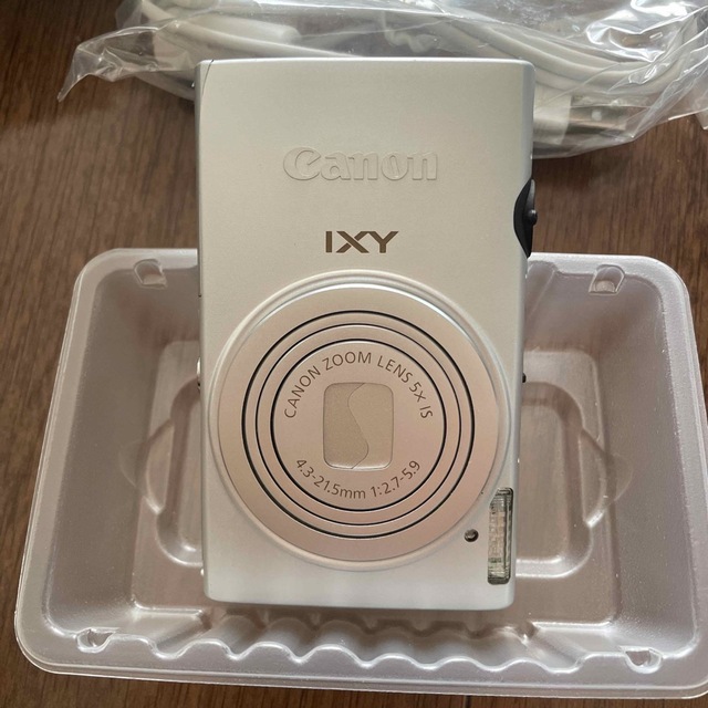 Canon(キヤノン)のIXY220F スマホ/家電/カメラのカメラ(コンパクトデジタルカメラ)の商品写真