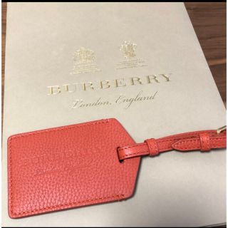 バーバリー(BURBERRY)の【新品未使用】Burberryトラベル ネームタグ オレンジ(キーケース)