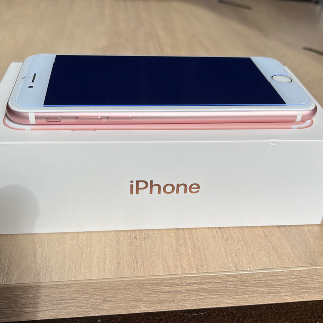 iPhone(アイフォーン)のiPhone7 32GB ピンクゴールド スマホ/家電/カメラのスマートフォン/携帯電話(スマートフォン本体)の商品写真