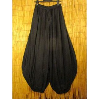 送料込み①新品＊男女兼用＊黒色＊レーヨン素材＊ゆったり＊ビッグアラジンパンツ(サルエルパンツ)