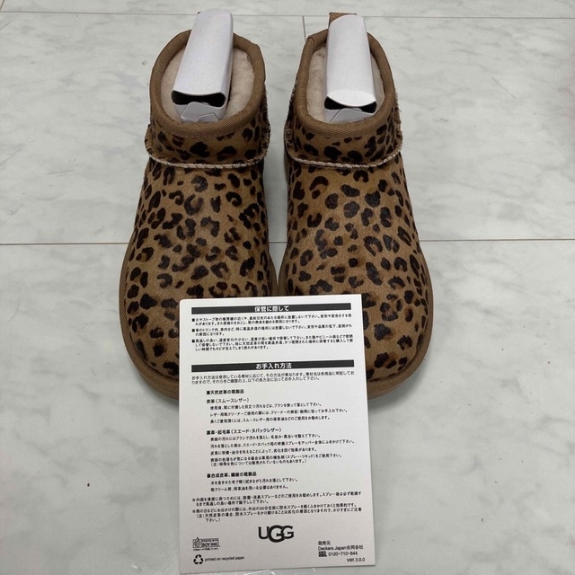 UGG(アグ)のUGGウルトラMINI レオパード レディースの靴/シューズ(ブーツ)の商品写真