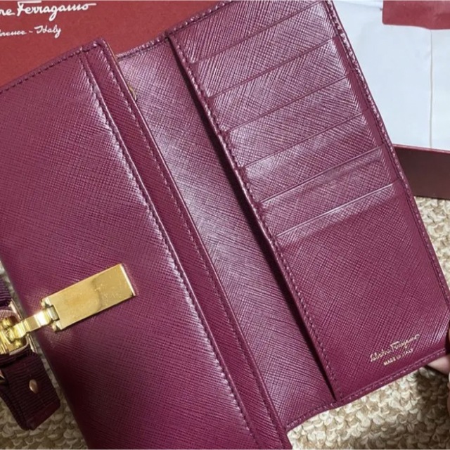 Salvatore Ferragamo(サルヴァトーレフェラガモ)の【再値下げ！】Salvatore Ferragamo フェラガモ　長財布 メンズのファッション小物(長財布)の商品写真