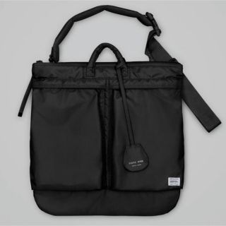 ハイク(HYKE)のPORTER × HYKE HELMET BAG 黒(ショルダーバッグ)