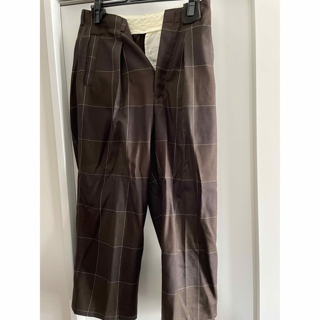 YOKE(ヨーク)のyoke 1 tuck wide trousers メンズのパンツ(スラックス)の商品写真