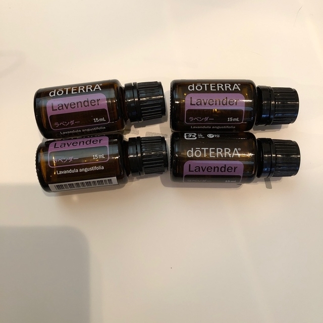 ドテラ　doTERRA ラベンダー　15ml 4本セット　新品未開封　正規品 コスメ/美容のリラクゼーション(エッセンシャルオイル（精油）)の商品写真