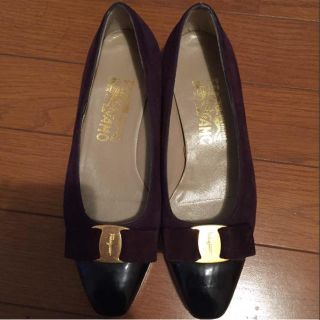 フェラガモ(Ferragamo)の【美品！お値段交渉承ります】フェラガモ スエードパンプス(ハイヒール/パンプス)