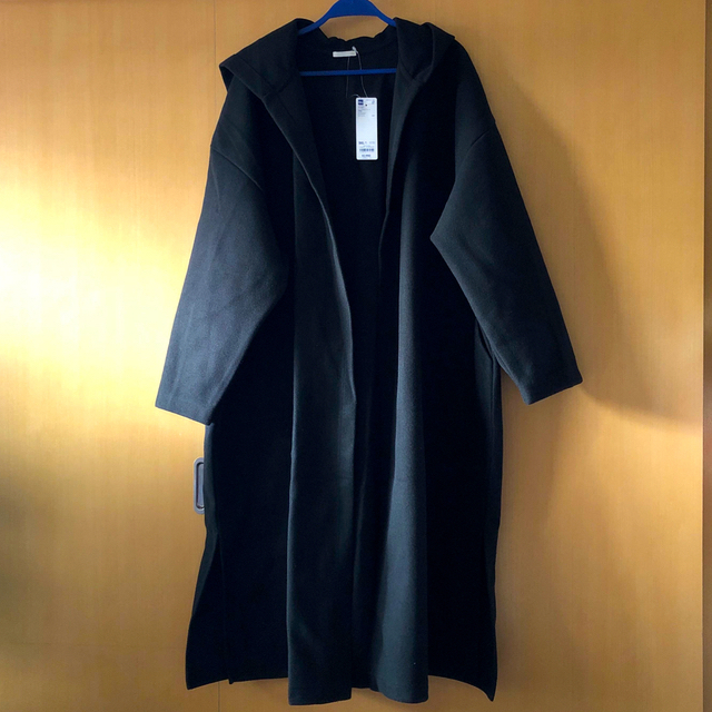 GU(ジーユー)のGU フーディロングガウンコート  黒　ブラック レディースのジャケット/アウター(ガウンコート)の商品写真