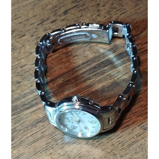 CITIZEN(シチズン)のW14　シチズン・ウィッカ　電波・ソーラー時計　新品電池　日付・耐磁 レディースのファッション小物(腕時計)の商品写真