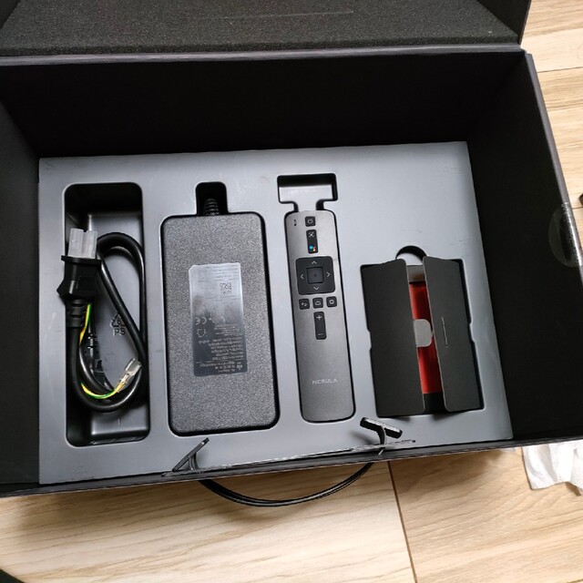 Nebula（Anker） プロジェクター 家庭用 Anker Nebula Cosmos