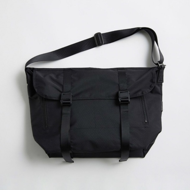 Shinzone(シンゾーン)のShinzon シンゾーン　別注　AMIACALVA MESSENGER BAG レディースのバッグ(ショルダーバッグ)の商品写真