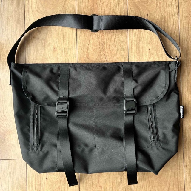 Shinzone(シンゾーン)のShinzon シンゾーン　別注　AMIACALVA MESSENGER BAG レディースのバッグ(ショルダーバッグ)の商品写真