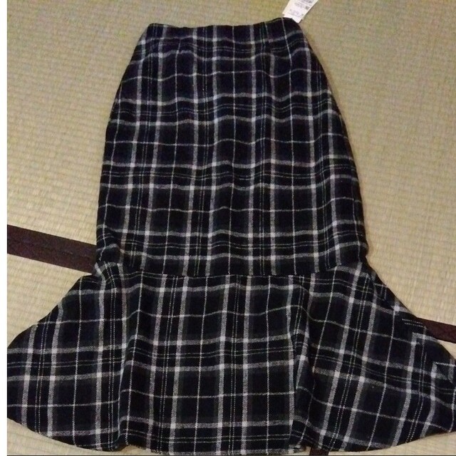 INGNI(イング)の167新品タグ付き　INGNI起毛チェックマーメイド／スカート レディースのスカート(ロングスカート)の商品写真