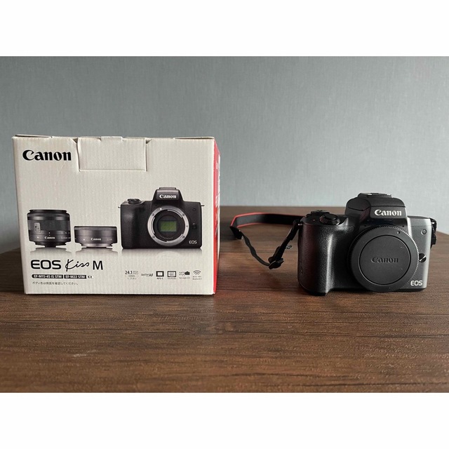 Canon EOS KISS M Wレンズキット BK-