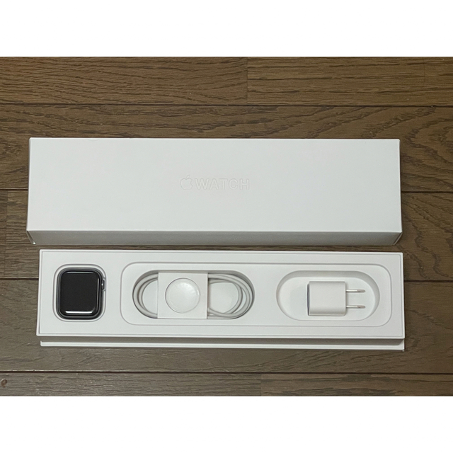 Apple Watch Series 4  40mm グレイアルミ ブラックスポ