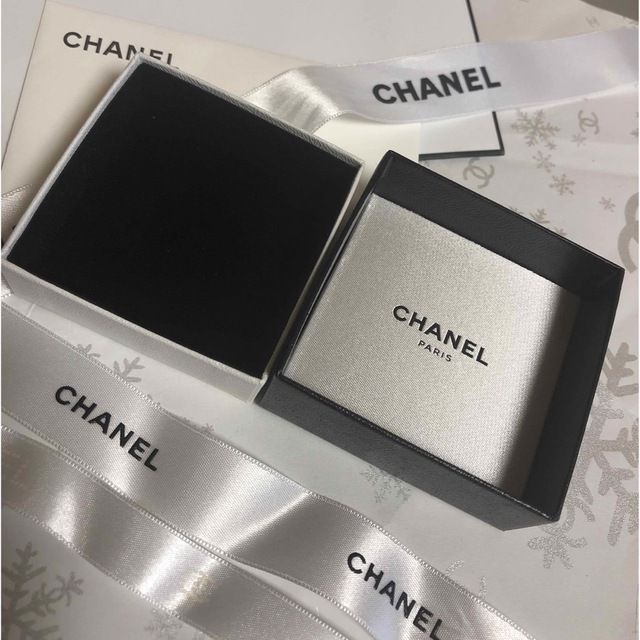 CHANEL(シャネル)のシャネル☆ショップ袋.箱.封筒.リボン3本セット☆非売品 エンタメ/ホビーのコレクション(その他)の商品写真