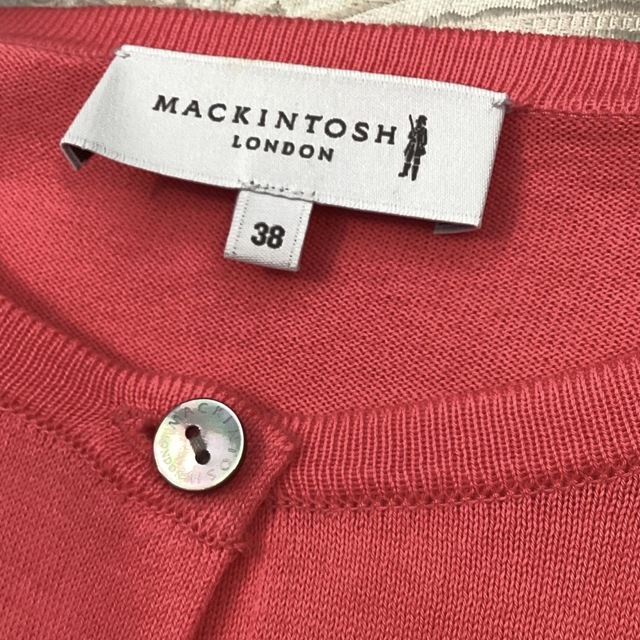 MACKINTOSH(マッキントッシュ)の💓　マッキントッシュロンドン　イタリア製糸使用　カーディガン　コーラルピンク レディースのトップス(カーディガン)の商品写真