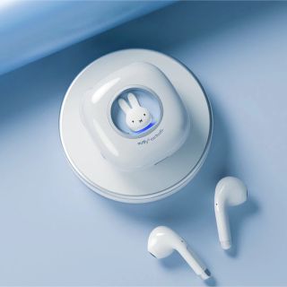 ミッフィー(miffy)の未開封新品 ミッフィー Bluetoothイヤホン ブルー ワイヤレスイヤフォン(ヘッドフォン/イヤフォン)