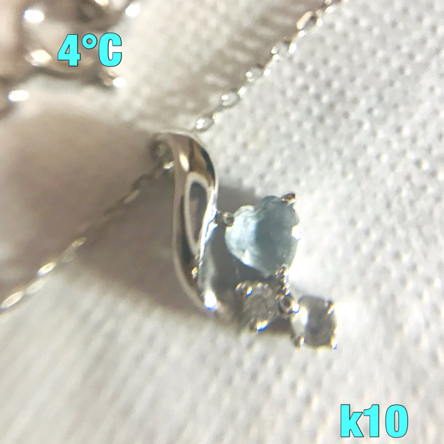 4℃(ヨンドシー)の4℃  k10 ラセンシルエット ネックレス★WG レディースのアクセサリー(ネックレス)の商品写真