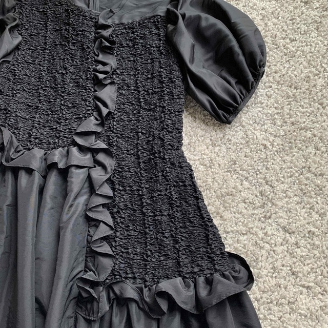 CECILIE BAHNSEN(セシリーバンセン)のセシリーバンセン　パフスリーブドレス未使用 レディースのワンピース(ロングワンピース/マキシワンピース)の商品写真
