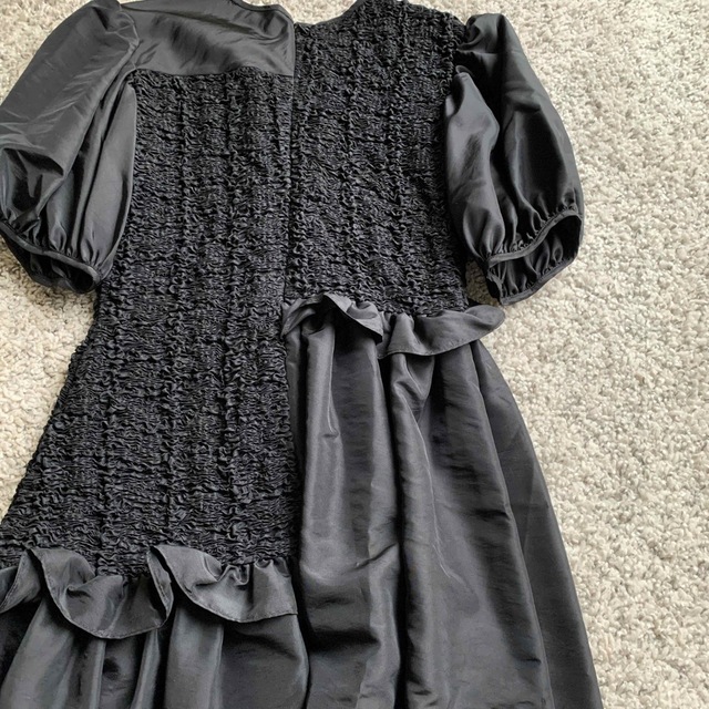 CECILIE BAHNSEN(セシリーバンセン)のセシリーバンセン　パフスリーブドレス未使用 レディースのワンピース(ロングワンピース/マキシワンピース)の商品写真