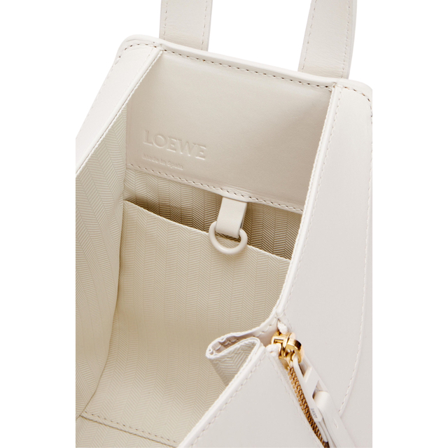 LOEWE - LOEWE ロエベ ハンモック コンパクト ホワイト バッグ LOEWE - LOEWE ロエベ ハンモック コンパクト ホワイト バッグ