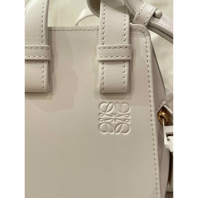 LOEWE - LOEWE ロエベ ハンモック コンパクト ホワイト バッグ LOEWE - LOEWE ロエベ ハンモック コンパクト ホワイト バッグ