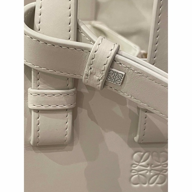 LOEWE - LOEWE ロエベ ハンモック コンパクト ホワイト バッグ LOEWE - LOEWE ロエベ ハンモック コンパクト ホワイト バッグ