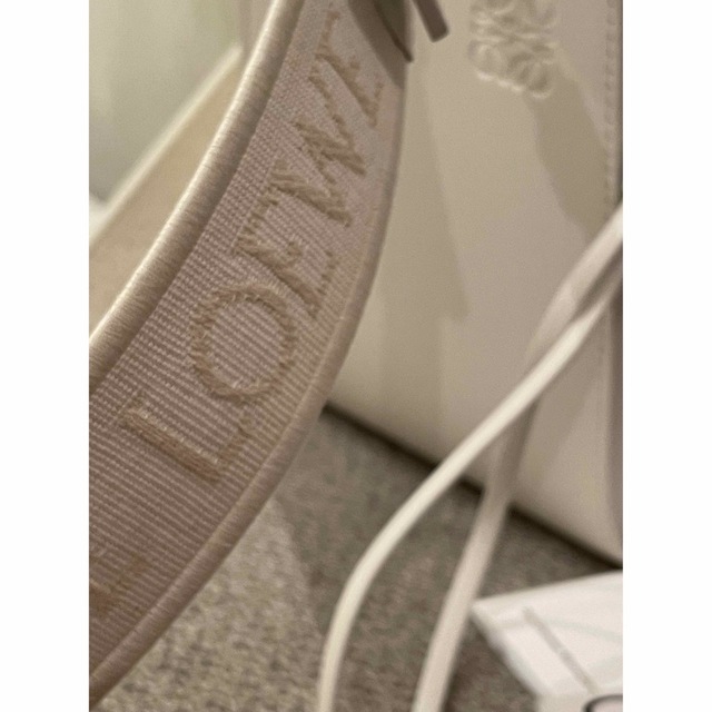 LOEWE - LOEWE ロエベ ハンモック コンパクト ホワイト バッグ LOEWE - LOEWE ロエベ ハンモック コンパクト ホワイト バッグ
