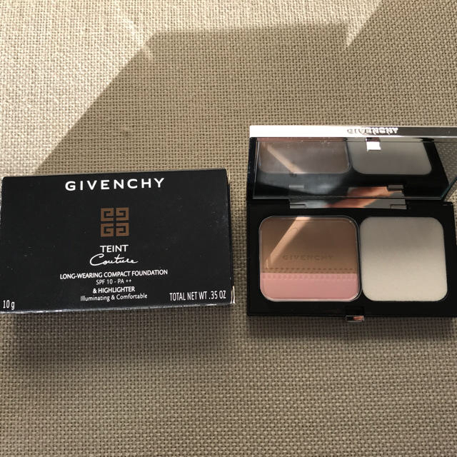 GIVENCHY(ジバンシィ)の値下げジバンシイ タン クチュール コンパクト コスメ/美容のベースメイク/化粧品(その他)の商品写真