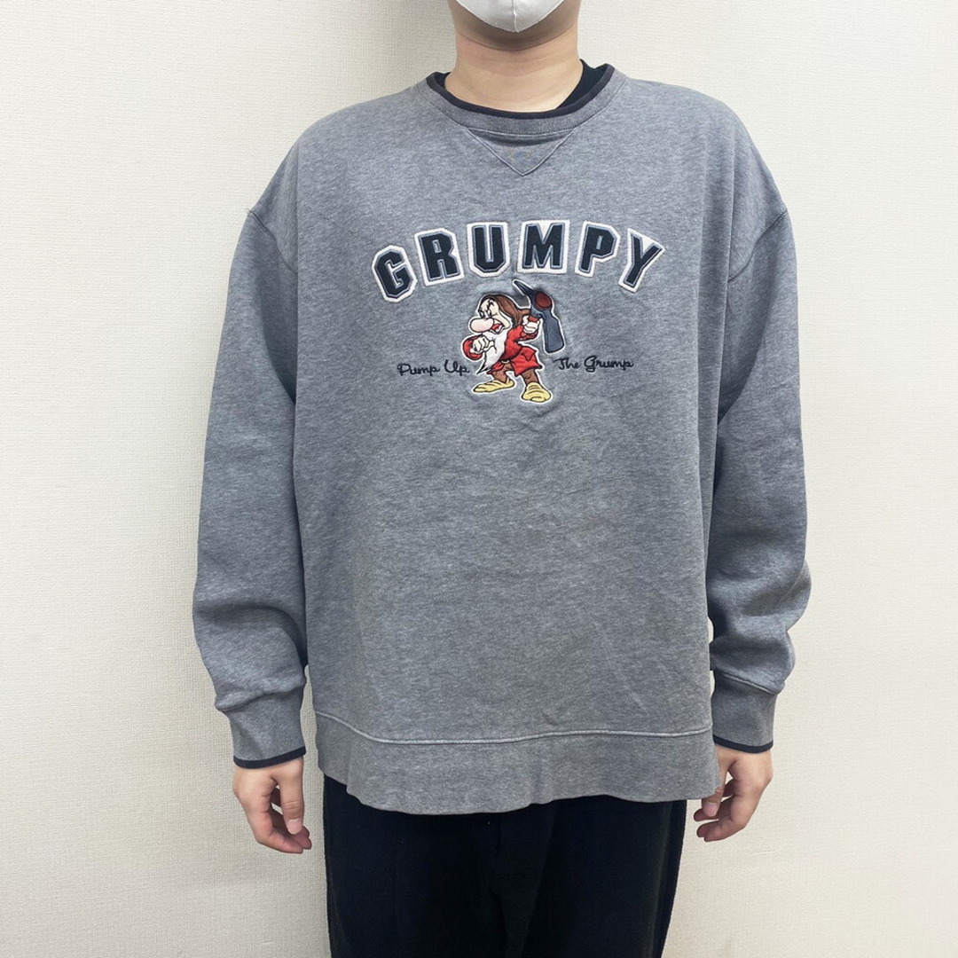 ディズニー WALT DISNEY World プルオーバー スウェット シャツ トレーナー GRUMPY おこりんぼ 刺繍 ワッペン サイズ：XXXL グレー×ブラック