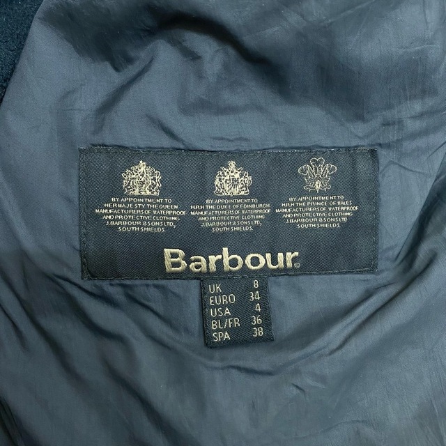 【中古】レディース バブアー Barbour キルティングジャケット ジップアップ ロゴ 刺繍 裏地フリース サイズ：UK 8 チャコールグレー系 レディースのジャケット/アウター(その他)の商品写真