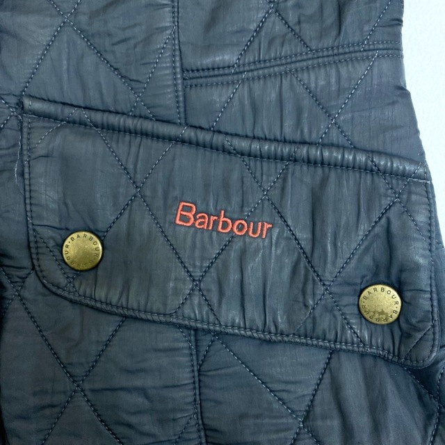 【中古】レディース バブアー Barbour キルティングジャケット ジップアップ ロゴ 刺繍 裏地フリース サイズ：UK 8 チャコールグレー系 レディースのジャケット/アウター(その他)の商品写真