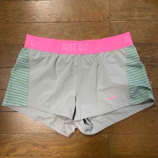ナイキ(NIKE)の【中古】NIKE ショートパンツ Sサイズ(ウェア)