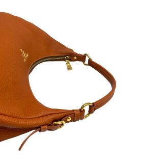 PRADA - 極 美品 保存袋 カード付 PRADA プラダ ロゴ 金具 レザー 本革