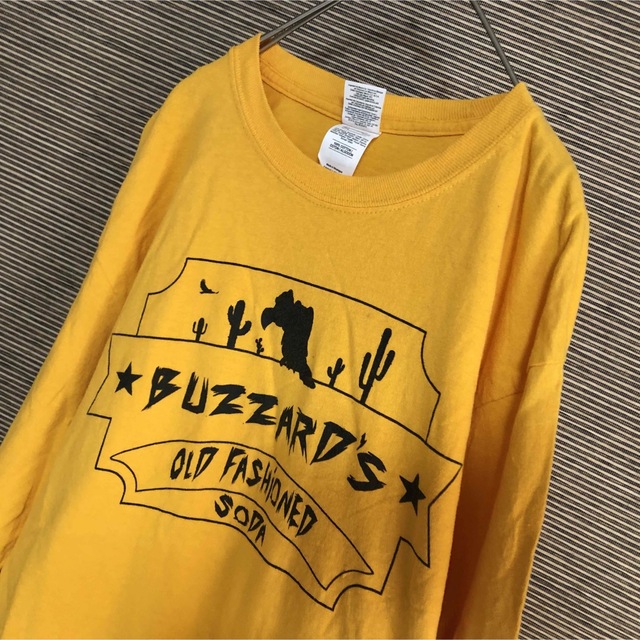 GILDAN(ギルタン)の【ギルダン】長袖Tシャツ　ロンT　荒野　ハゲタカ　アニマル　黄色　サボテン11 メンズのトップス(Tシャツ/カットソー(七分/長袖))の商品写真