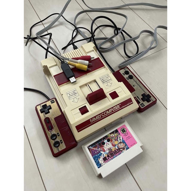 Nintendo ファミリーコンピューター　AV改造済ファミコン本体