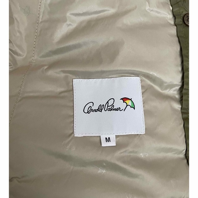 Arnold Palmer(アーノルドパーマー)の新品未使用 アーノルドパーマー  ダウン ベスト  M レディースのジャケット/アウター(ダウンベスト)の商品写真