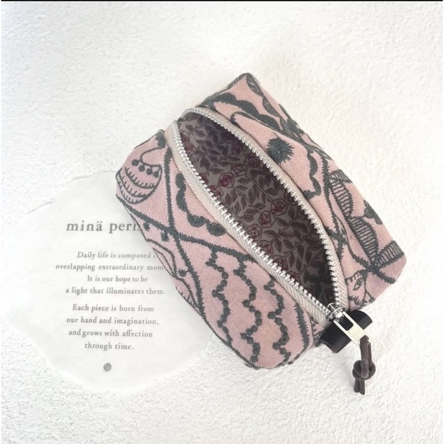豪華 mina perhonen symphony① ポケットティッシュケース⚮̈ ⚮̈ミナ 豪華 mina perhonen symphony① ポケットティッシュケース⚮̈ ⚮̈ミナ