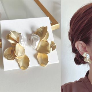 バタフライ ゴールド♡ハンドメイドピアス イヤリング メタル フラワー 花びら(ピアス)