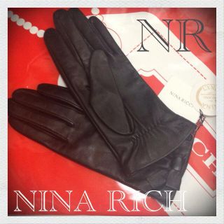 ニナリッチ(NINA RICCI)の正規品【NINA RICH】グローブ💋(手袋)