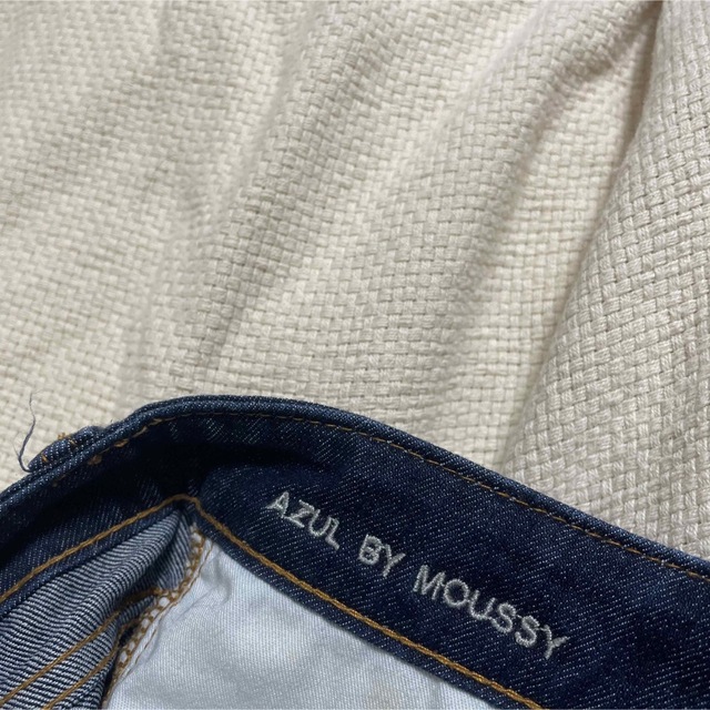 AZUL by moussy(アズールバイマウジー)のカットオフスキニージーンズ レディースのパンツ(デニム/ジーンズ)の商品写真