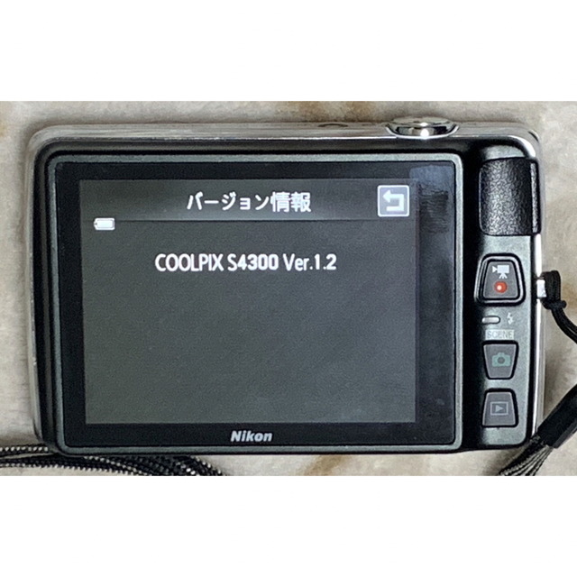 Nikon(ニコン)のNikon COOLPIX S4300 ニコンデジタルカメラ　ホワイト スマホ/家電/カメラのカメラ(コンパクトデジタルカメラ)の商品写真